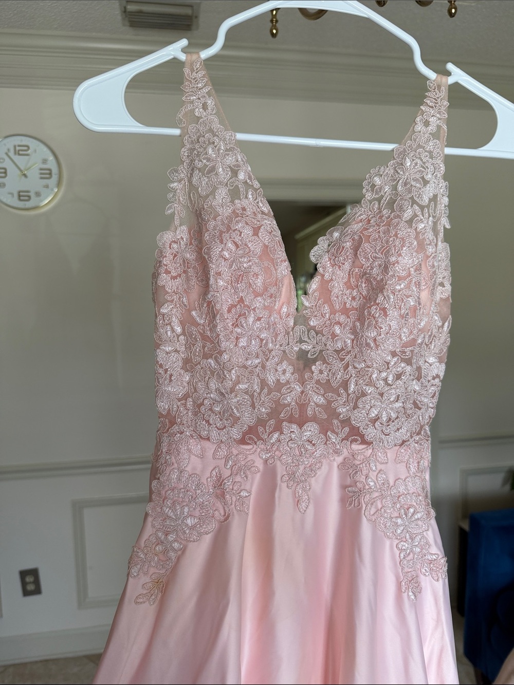 Blush Pink Lace Appliqué V-Neck Evening Dress